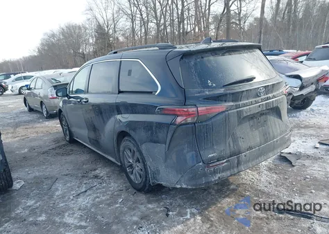 2021 Toyota Sienna Xle z USA, uszkodzony, nr VIN 5TDYSKFC0MS028085